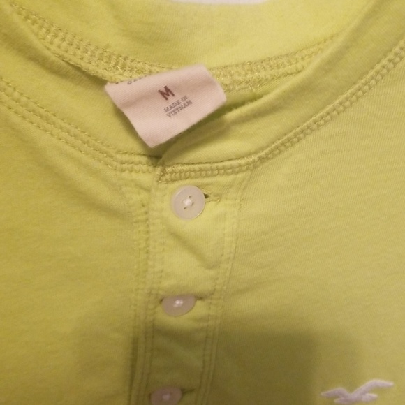 Hollister button tee - Picture 2 of 3